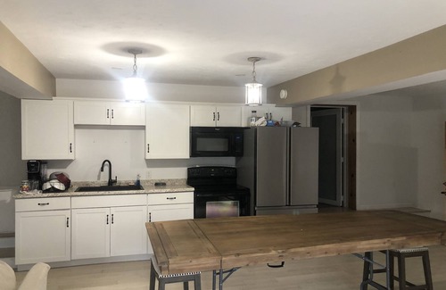Marshfield Appartement | North Marshfield furnished rental with amazing sunsets . Pet friendly and cozy