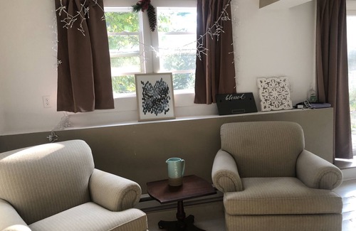 Marshfield Appartement | North Marshfield furnished rental with amazing sunsets . Pet friendly and cozy
