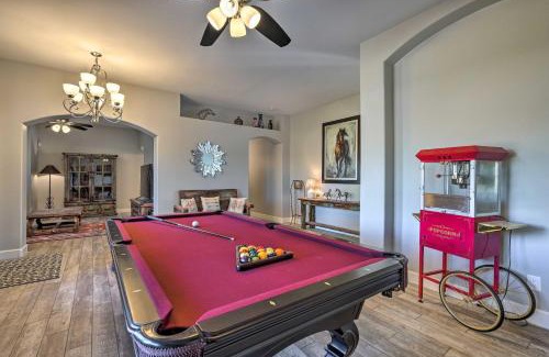 Desert Hills Maison | North Phoenix Desert Gem with Yard and Hot Tub!