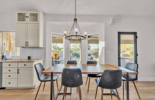 North Scottsdale Maison | Oasis Escape with Hot Tub and Pool