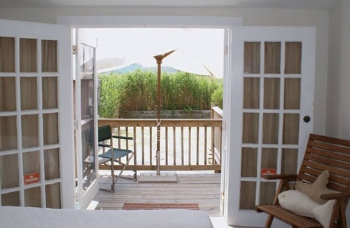 Wading River Cottage | chalet de la rive nord de la plage, charmant, mignon et propre. 100ft. à la plage!