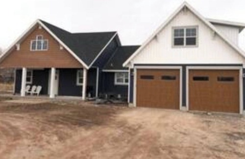 St. Charles Maison | North Shore Oasis - 5 minutes from the lake!