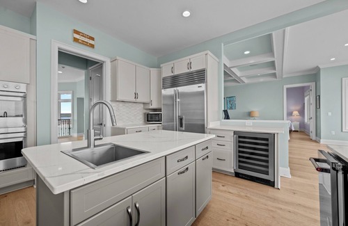 Surf City Maison | North Shore Paradise #199 - 7 BR, 7.5 BA Oceanfront Home w/ Pool & Hot Tub