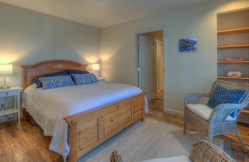Eastsound Cottage | North Shore Retreat: Community Dock, Beach, Tennis Courts