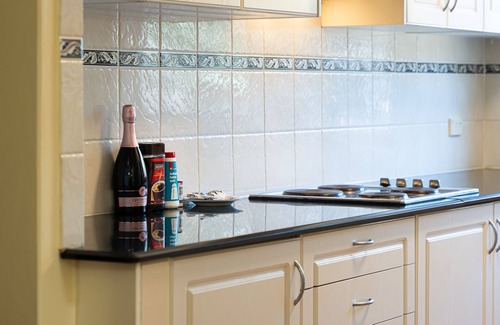 Cremorne Maison | North Shore Spacious 2BR Home in Cremorne
