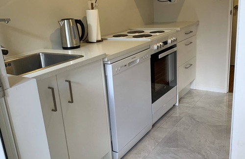 Greenhithe Appartement | North Shore Stylish, Private & Immaculate Haven