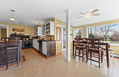 North Lake George Maison | NORTHERN LAKE GEORGE HOME AND COTTAGE NEAR BEACH, BOAT LAUNCH AND BROOK