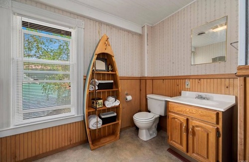 Inlet Maison | Northern Lights Lodge -In the heart of downtown Inlet