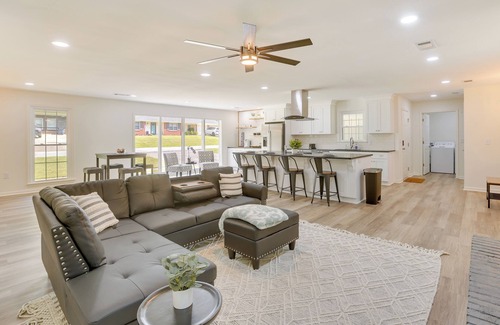 Northport Maison | Northport Game Day Getaway: 5 Mi to University!