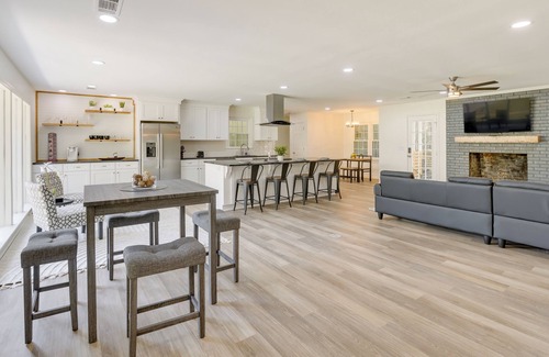 Northport Maison | Northport Game Day Getaway: 5 Mi to University!