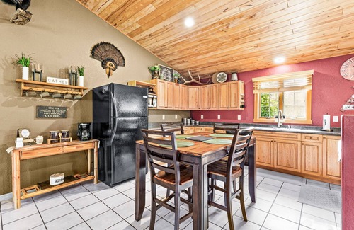 Saginaw Maison | Northwoods Oasis close to Duluth - BOULDBERBELLE RETREAT