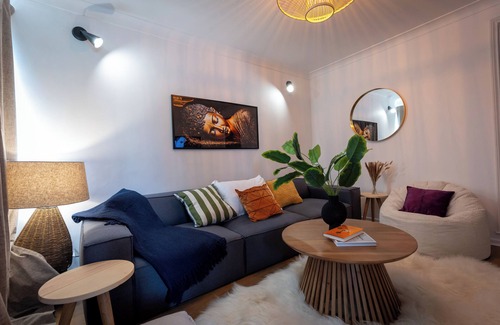 Norwich Maison | Norwich - House - Sleeps 7 - Parking - Garden