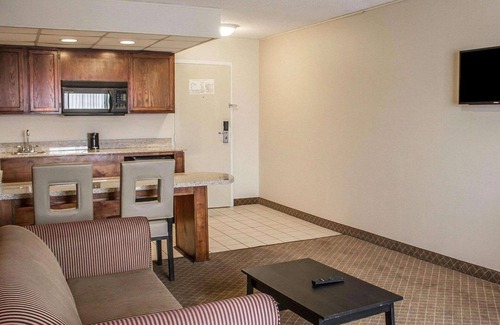 Columbus Hôtel | Norwood Inn & Suites North Conference Center