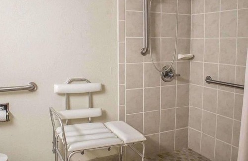 Columbus Hôtel | Norwood Inn & Suites North Conference Center