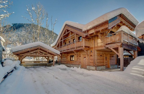 Morzine Chalet De Ski | Nosefosa - Magnifique chalet neuf avec piscine intérieure