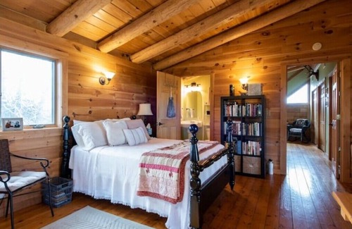 Shelbyville Cabine | Not your Mother’s Log Cabin!