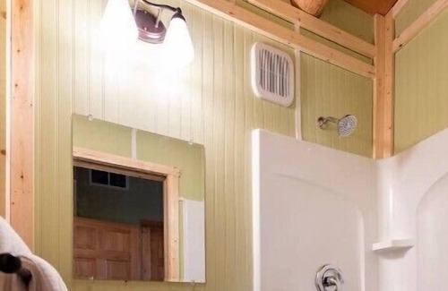 Shelbyville Cabine | Not your Mother’s Log Cabin!
