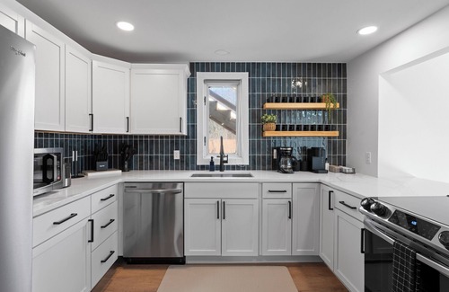 South Bend Maison | Notre Dame Haus: Pool, Game room & 5 min to campus