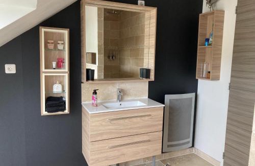 Bec-de-Mortagne Appartement | Nouveau ! Au Bec de Mortagne, joli appartement pour 4 personnes avec 2 chambres, zéro six soixante dix huit soixante treize trente six quatre vingt onze
