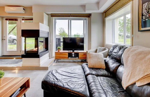 Chateau-Richer Appartement | Nouveau - Bord de fleuve, Mont Sainte-Anne et + !