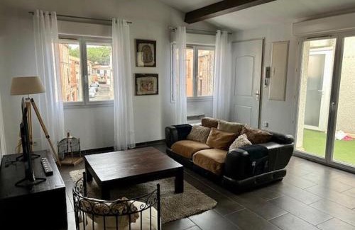 Cabestany Appartement | Nouveau - L'Ensoleillé Terrasse & Atypique - 10 Min Plages - Serenité & Confort - IDEAL FAMILLE Parking et Wifi Gratuit - OFFRE SPECIALE