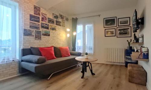 Venette Appartement | Nouveau* Vintage Mecanic* Wifi*Netflix*Confort