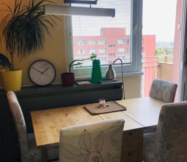 Ostrava Appartement | Nový apartmán v Ostravě u Mišky s akváriem a výhledem z balkonu na Beskydy