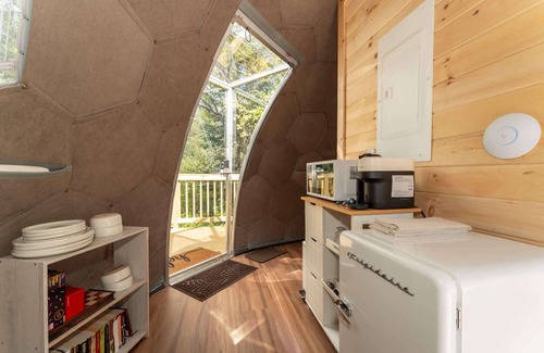 Sullivan Cabine | Nova Nook-Mirror Dome with Private Bathroom