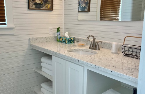 Shiner Maison | Novak Farmhouse - located 3 blocks from the Shiner Brewery