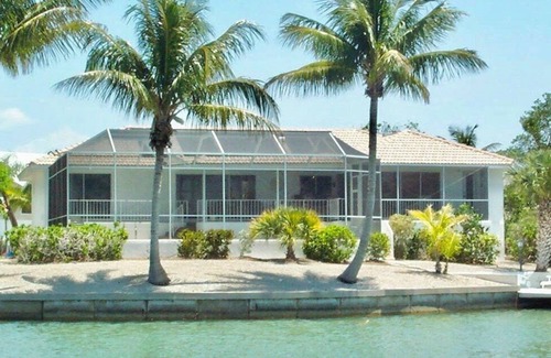 Shell Harbor Copropriété | Apportez votre bateau à cette magnifique île de Sanibel et jouissez du golfe du Mexique.