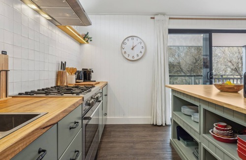 Crackenback Cottage | Nowhere Cottage rural retreat