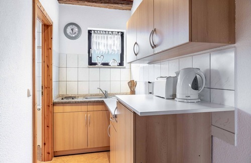 Steffenshagen Appartement | Nr. 1 - 3 Zimmer Ferienwohnung mit Terrasse und Garten - Ostsee Bauernhof Schwalbennest OFC 15