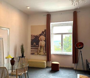 Annaberg-Buchholz Maison | Nr 10 Modernes helles Ferienzimmer für vier Personen familienfreundlich mit gemeinsamer Dusche