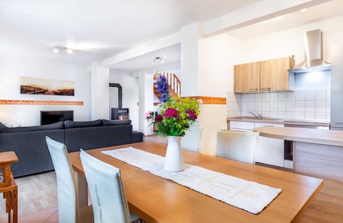 Steffenshagen Appartement | Nr. 2 - 4 Zimmer Ferienwohnung mit Kamin, Terrasse, Garten - Ostsee Bauernhof Schwalbennest OFC 15