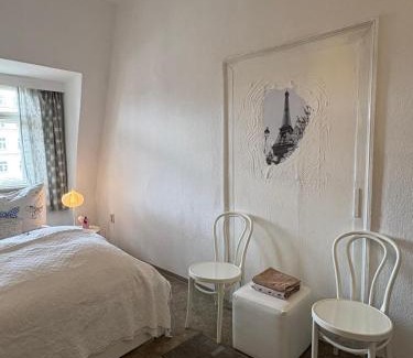 Annaberg-Buchholz Maison | Nr 7 Ferien Zimmer mit Blick auf alte Ruinen