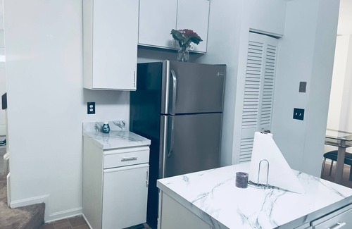 Lanham Maison | nRoyal Place: Three-Story Townhouse with Balcony & Workspace