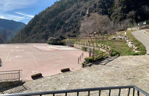 Erill la Vall Maison | NRY ESTANCES I SERVEIS EL TARTER 2