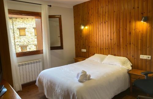 Erill la Vall Maison | NRY ESTANCES I SERVEIS EL TARTER 2