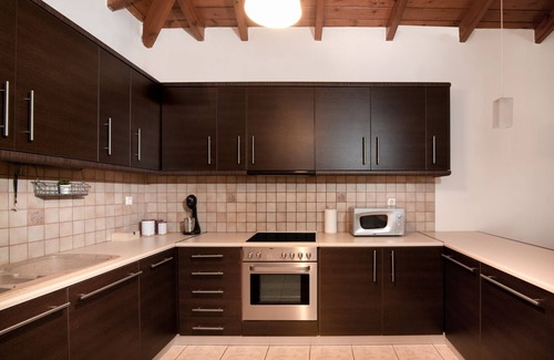 Markopoulon Appartement | NS-George Apartments by the Airport