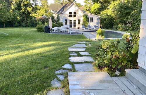 Sag Harbor Maison | Stylish home + Pool House walk to town/jitney/park