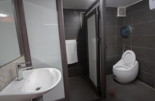 Hang Buom Auberge | NT Old Gate Hostel