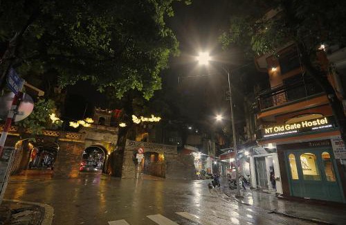 Hang Buom Auberge | NT Old Gate Hostel