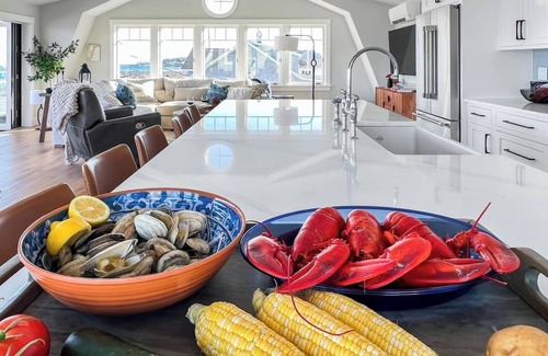 York Beach Maison | Nubble View - " Ocean Stunner" Stunning views in this luxury beach front rental