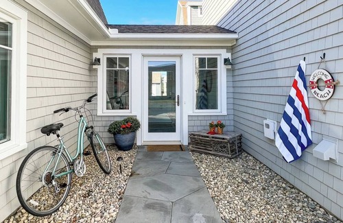 York Beach Maison | Nubble View - " Ocean Stunner" Stunning views in this luxury beach front rental