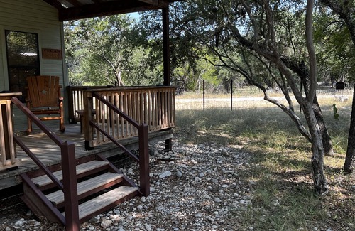 Barksdale Cabine | Nueces River Cabins-Pecan Cabin