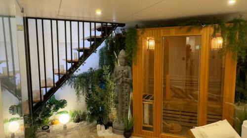 Villemomble Appartement | Nuit de rêve : spa, sauna, cinéma