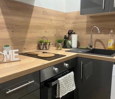 Vierzon Appartement | Nuit Magique en Love Room avec Jacuzzi Privé