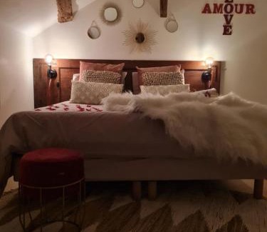 Pont-de-Veyle Appartement | Nuit Romantique, Spa, Champagne, Cinéma, Flipper - Escapade Veyloise