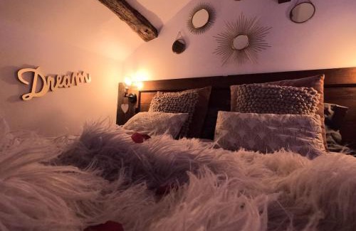 Pont-de-Veyle Appartement | Nuit Romantique, Spa, Champagne, Cinéma, Flipper - Escapade Veyloise