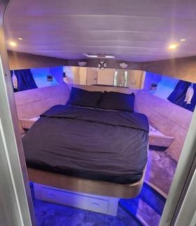 Vals d'Aix et Isable Location De Bateaux | Nuits insolites sur un bateau 12m en pleine nature